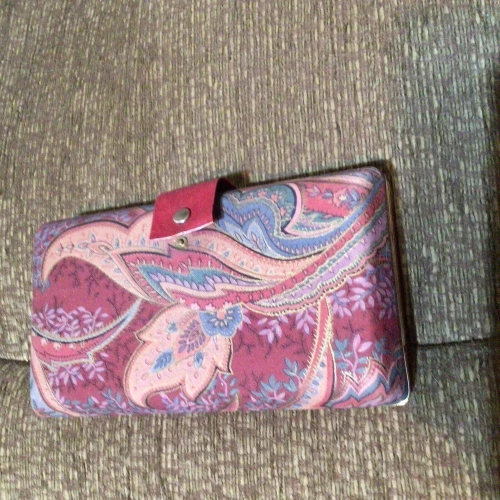 Travel jewelry case snap closure lovely red 16 separate sections